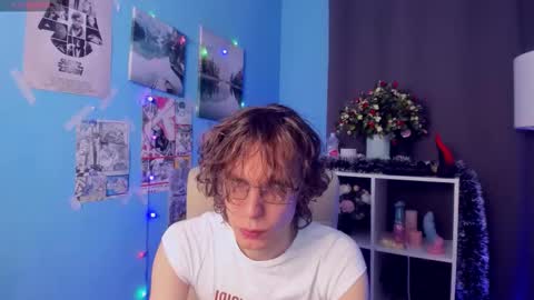 Snapshot of leo_bensyten chatting on 1, 12, 2025 Leo online show from 1, 12, 2025