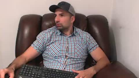 Snapshot of leo_gianni chatting on 2, 8, 2026 Leo Gianni online show from 2, 8, 2026