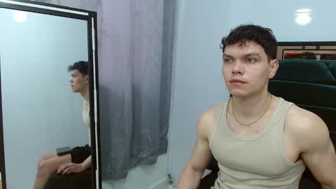 Snapshot of leo_morris chatting on 21, 12, 2024 leo_morris online show from 21, 12, 2024