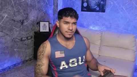 Leo independent model online show from 3, 12, 2025