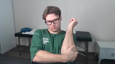 Snapshot of leoackerman chatting on 6, 11, 2025 leoackerman online show from 6, 11, 2025