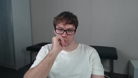 Snapshot of leoackerman chatting on 11, 11, 2025 leoackerman online show from 11, 11, 2025