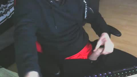 Snapshot of leon_97 chatting on 6, 10, 2025 Lele 97 online show from 6, 10, 2025