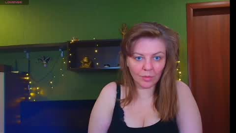 Snapshot of leona_tracie chatting on 25, 4, 2026 Leona tracie online show from 25, 4, 2026