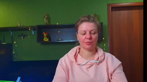 Snapshot of leona_tracie chatting on 30, 4, 2026 Leona tracie online show from 30, 4, 2026