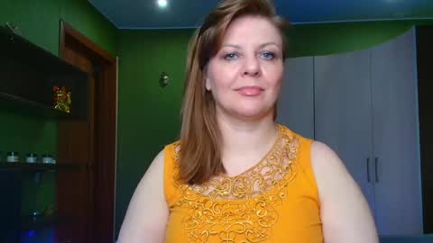 Snapshot of leona_tracie chatting on 25, 5, 2026 Leona tracie online show from 25, 5, 2026
