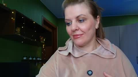 Snapshot of leona_tracie chatting on 29, 5, 2026 Leona tracie online show from 29, 5, 2026