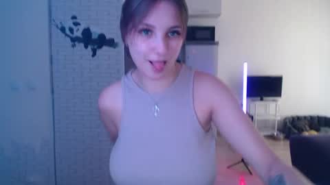 Leonaalove online show from 1, 4, 2026