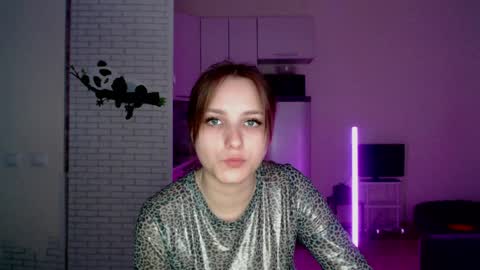 Leonaalove online show from 2, 4, 2026