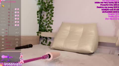 Leona Follow my Fansly online show from 25, 9, 2025