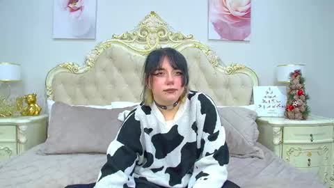 Snapshot of leonaleman chatting on 20, 12, 2024 LeonaLeman online show from 20, 12, 2024