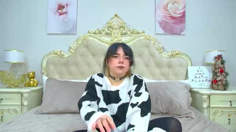 Snapshot of leonaleman chatting on 20, 12, 2024 LeonaLeman online show from 20, 12, 2024