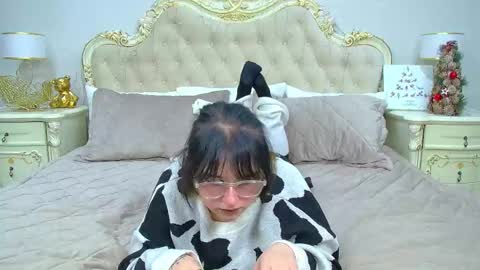 Snapshot of leonaleman chatting on 20, 12, 2024 LeonaLeman online show from 20, 12, 2024