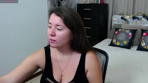 Snapshot of leone_noire chatting on 18, 12, 2025 Leone Noir online show from 18, 12, 2025