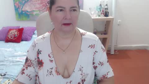 leonela   online show from 12, 3, 2026