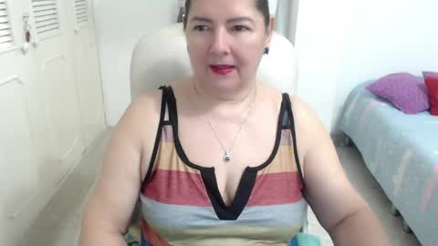 leonela   online show from 15, 4, 2026