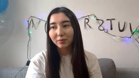 Snapshot of leonieschmith chatting on 14, 11, 2025 Alice online show from 14, 11, 2025