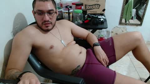 Snapshot of leonino231 chatting on 5, 10, 2025 leonino231 online show from 5, 10, 2025