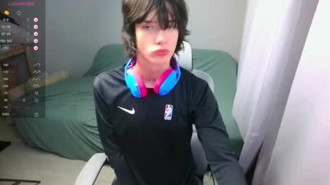 Snapshot of leonkissboy chatting on 3, 3, 2026 leonkissboy online show from 3, 3, 2026