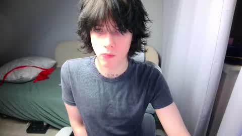 Snapshot of leonkissboy chatting on 19, 3, 2026 leonkissboy online show from 19, 3, 2026