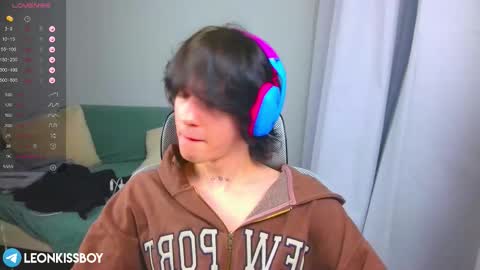 Snapshot of leonkissboy chatting on 26, 3, 2026 leonkissboy online show from 26, 3, 2026