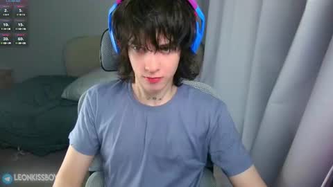 Snapshot of leonkissboy chatting on 22, 6, 2026 leonkissboy online show from 22, 6, 2026