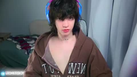Snapshot of leonkissboy chatting on 23, 6, 2026 leonkissboy online show from 23, 6, 2026