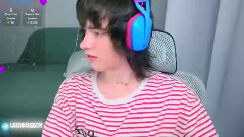 Snapshot of leonkissboy chatting on 9, 7, 2026 leonkissboy online show from 9, 7, 2026