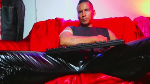 Lenardo jaramillo online show from 19, 1, 2025