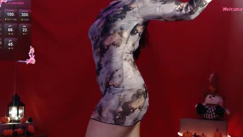 Snapshot of leonora_luxry_ chatting on 15, 10, 2025 My name is Leonora Pleasures to see you Follow me here and instagram online show from 15, 10, 2025