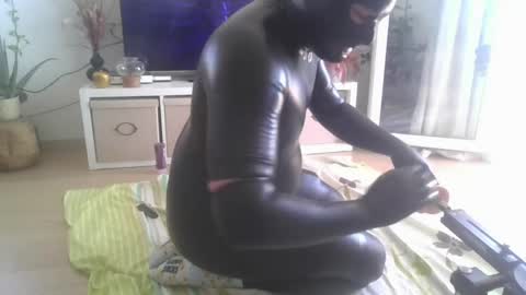 Snapshot of leontorax chatting on 30, 4, 2026 T0rax online show from 30, 4, 2026
