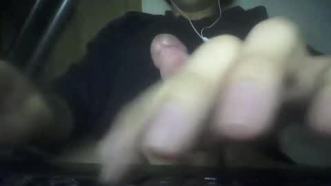 Snapshot of leoonel_95 chatting on 18, 12, 2025 leoonel_95 online show from 18, 12, 2025