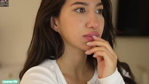 Leora online show from 3, 2, 2025