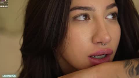 Leora online show from 8, 3, 2025