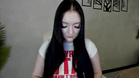 Lesley online show from 4, 10, 2025