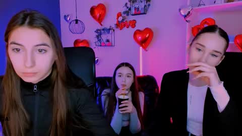 leslie_bird online show from 4, 3, 2026