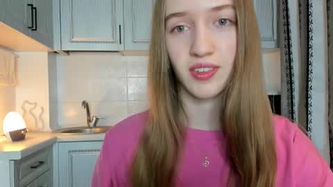 Snapshot of leslie_my_lovee chatting on 25, 10, 2025 LESLIE online show from 25, 10, 2025