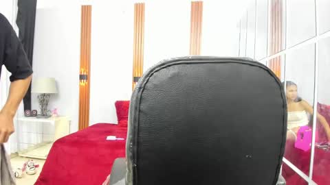 L E S L E Y  AND  D R A K O online show from 6, 3, 2025