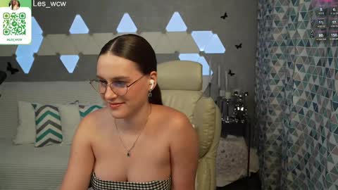 LeslieKorfs online show from 19, 2, 2025