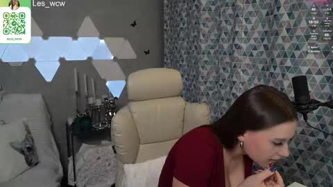 LeslieKorfs online show from 28, 2, 2025