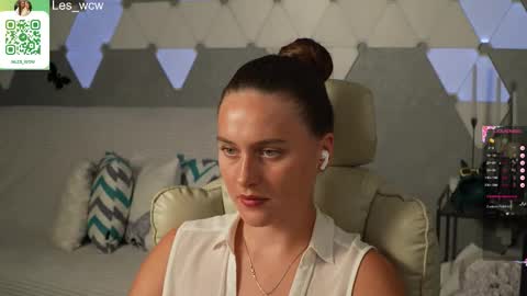 LeslieKorfs online show from 23, 9, 2025