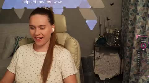 LeslieKorfs online show from 3, 11, 2025