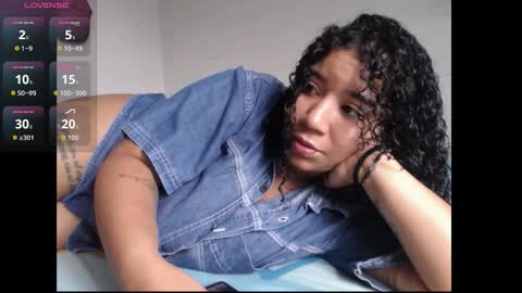 Snapshot of leslycarsson chatting on 13, 11, 2025 lesly online show from 13, 11, 2025