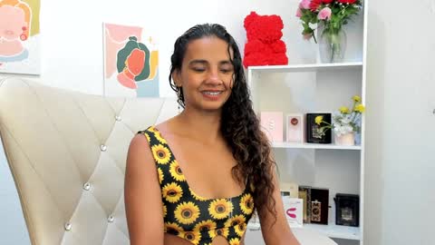 Lesly  online show from 20, 12, 2024