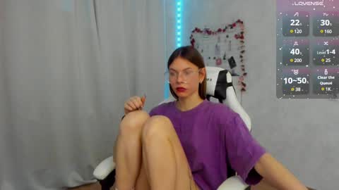 Snapshot of let_me_seee chatting on 4, 12, 2024 Fiona online show from 4, 12, 2024