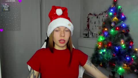 Snapshot of let_me_seee chatting on 24, 12, 2024 Fiona online show from 24, 12, 2024