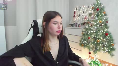 Snapshot of let_me_seee chatting on 15, 1, 2025 Fiona online show from 15, 1, 2025