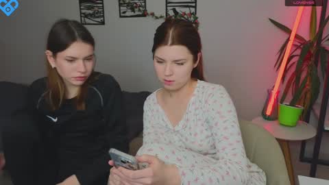 Snapshot of let_me_seee chatting on 22, 1, 2025 Fiona online show from 22, 1, 2025