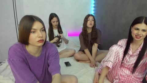 Snapshot of let_me_seee chatting on 3, 2, 2025 Fiona online show from 3, 2, 2025