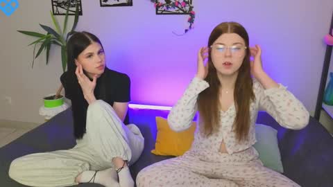 Snapshot of let_me_seee chatting on 7, 2, 2025 Fiona online show from 7, 2, 2025